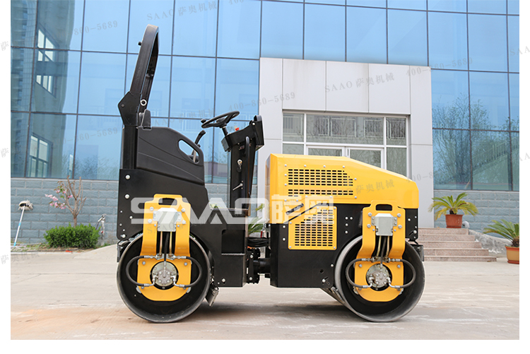 小型壓路機(jī)壓實(shí)操作應(yīng)遵循先輕厚重、先慢后快原則