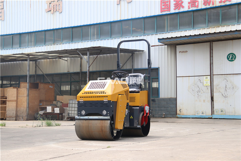 我們可以在哪些施工場地上看到小型壓路機(jī)？
