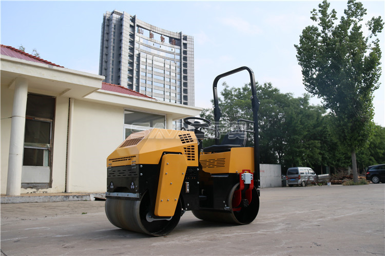 小型壓路機(jī)停放也是“有套路”，你造嗎？