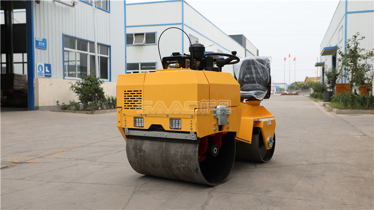 為什么小型壓路機質(zhì)量輕，壓實效果卻能保證呢？